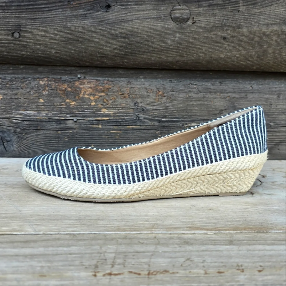 American Eagle by Payless Coastal Nautical Striped Espadrille Comfort Wedge 9.5M